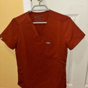 Figs jogger and v neck set